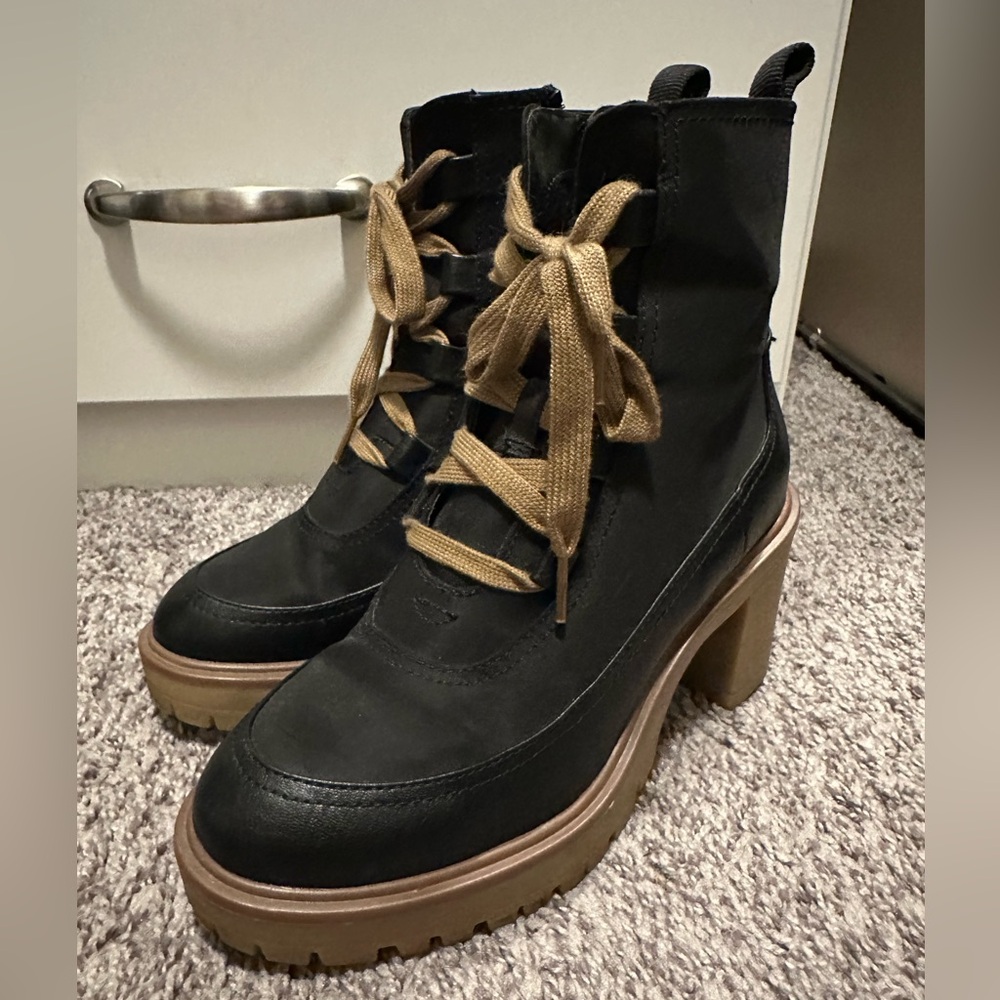 Universal Thread Black and Brown Winter Boots WORN ONCE